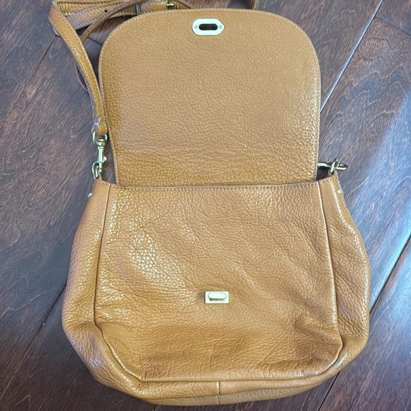 Clare V Turnlock Louis Tan Soft Pebble Leather Crossbody Bag - Picture 5 of 7